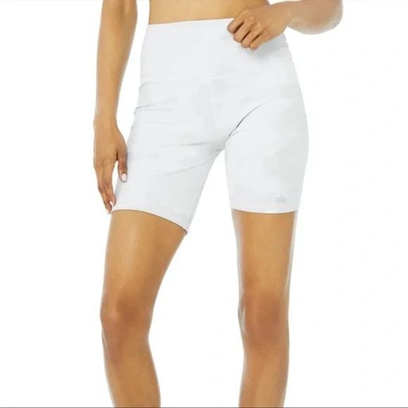 Alo Yoga High-waist Vapor Shorts - EUC - Picture 3 of 3